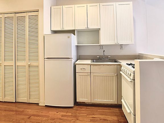 5th image of 436 W 49th St APT 2FE
