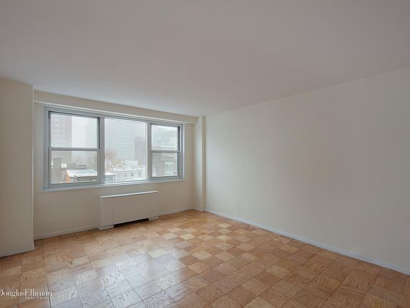 3rd image of 360 W 22nd St APT 8G