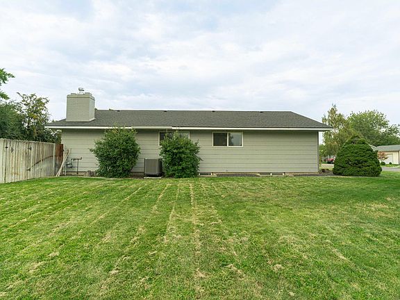 2nd image of 1825 Norwood Ct