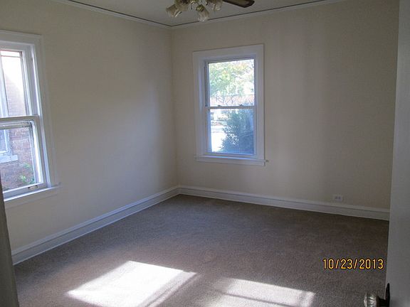 5th image of 9320 S Francisco Ave