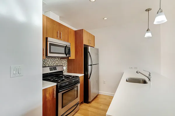 Rented by Bond New York | media 3