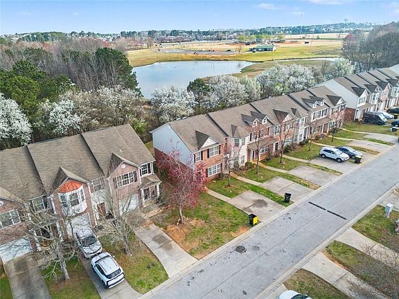 2nd image of 1740 Fielding Way