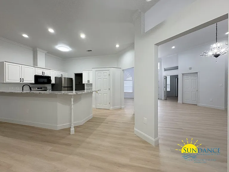 504 Fallin Waters Dr — Photo 16