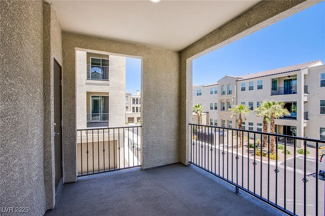 Building Photo - 2555 Hampton Rd #11201