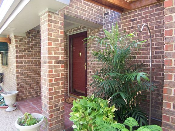 3rd image of 2721 Canyon Oaks Ct