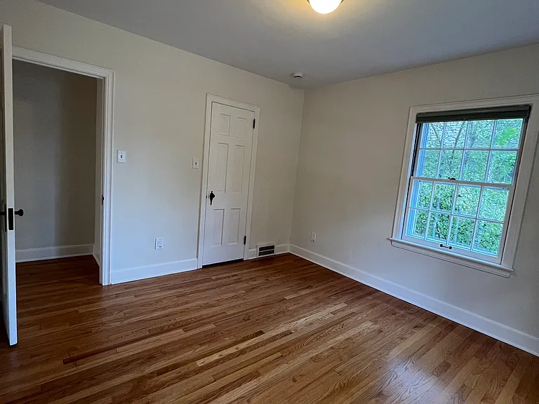 403 Wesley St — Photo 11