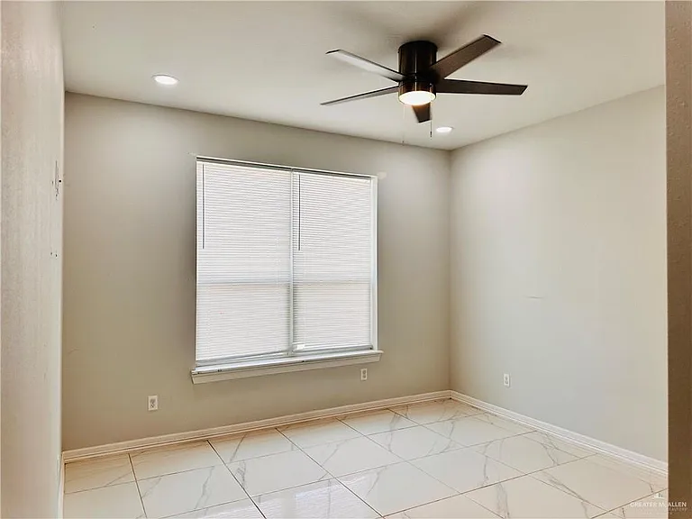 5506 N Crown Point — Photo 9