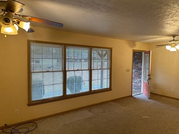 5th image of 1605 Ivy Dr