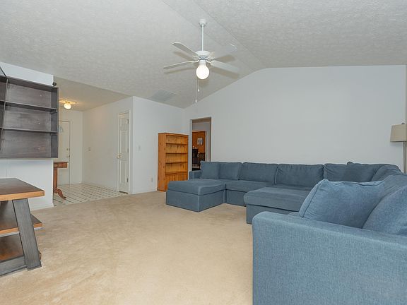 3rd image of 9930 Clippinger Rd