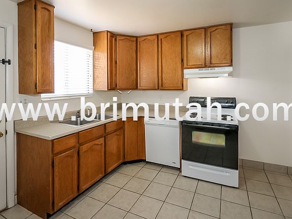 5th image of 3222 S Verdant Cir