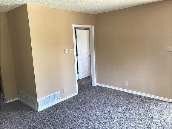 4th image of 5109 Catalpa St