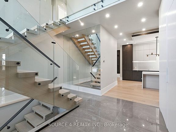 4th image of 1404 Wren Ave