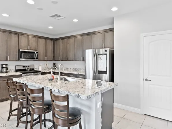 5648 Salt Rock St, North Las Vegas, NV 89031