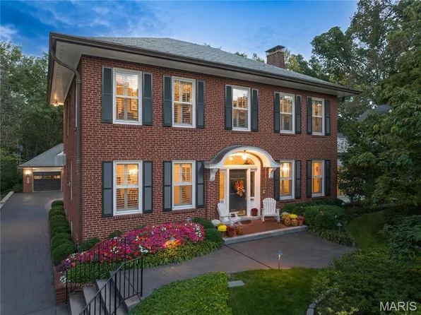 418 Yorkshire Pl, Saint Louis, MO 63119