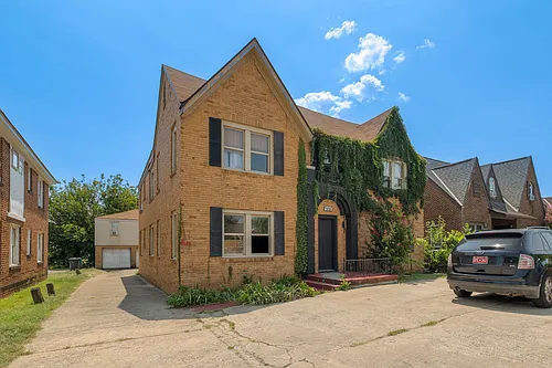 2528 NW 12th St #3 Photo 1