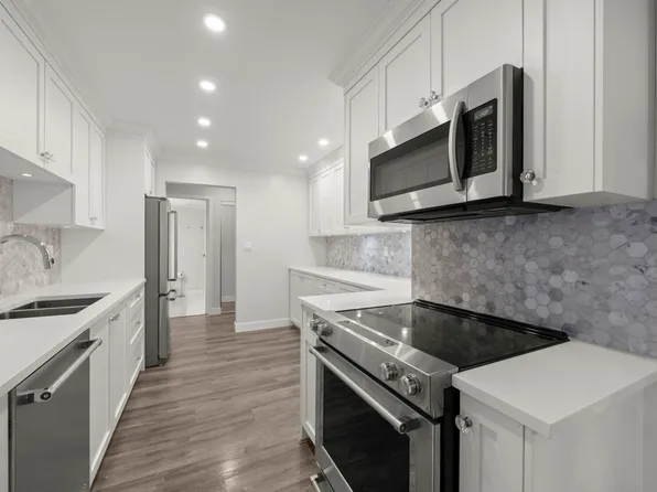 4111 Francis Rd #211, Richmond, BC V7C 1J8