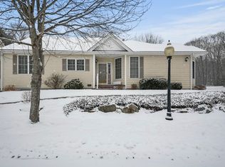 5 Summerfield Dr, South Grafton, MA 01560
