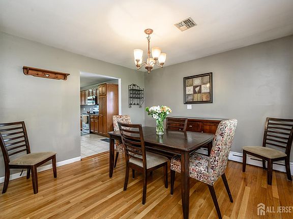 4th image of 776 Harrell Ave