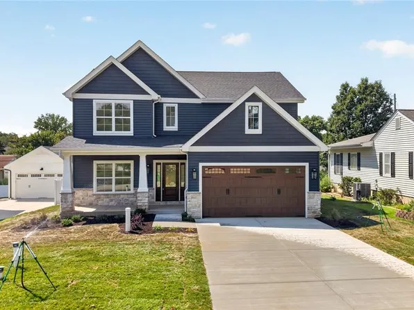 923 Poinsetta Ln, Saint Louis, MO 63122