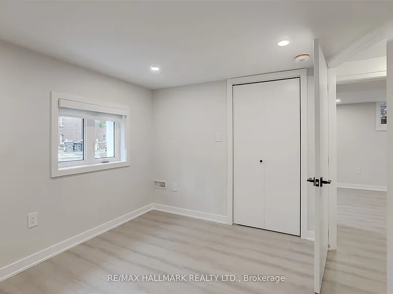979 Avenue Rd #1 — Photo 9