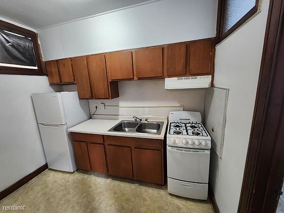 211-22 Kitchen
