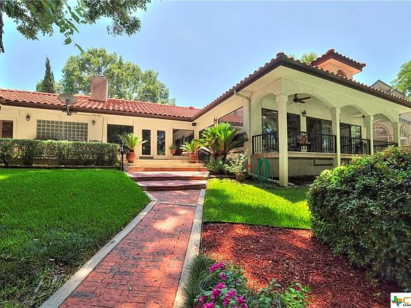 4th image of 630 Woodlake Dr
