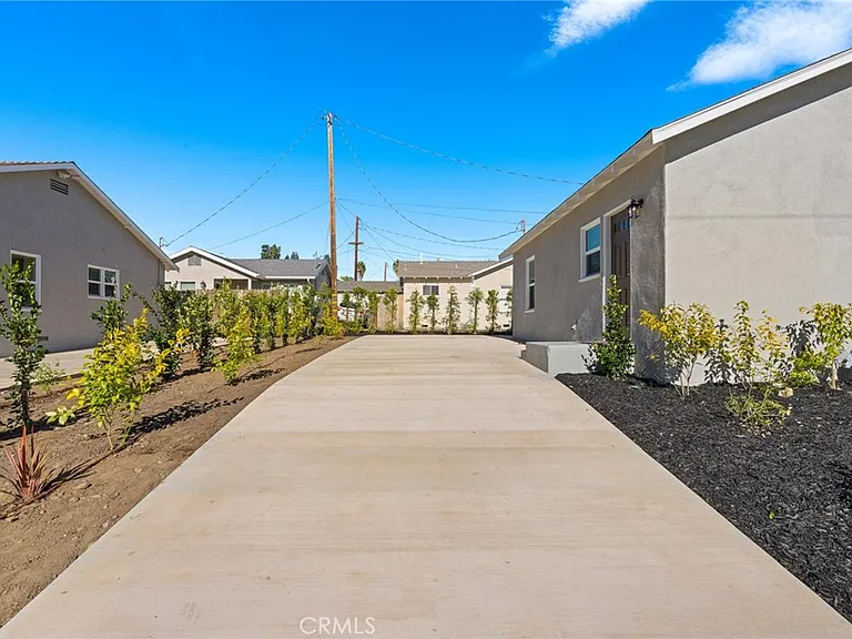 267 Olive St — Photo 25