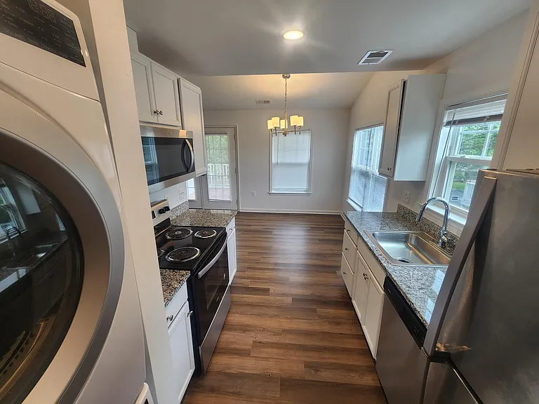 Southridge Apartments — Photo 12