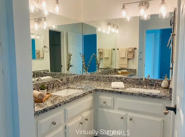 4746 W 173rd St — Photo 10