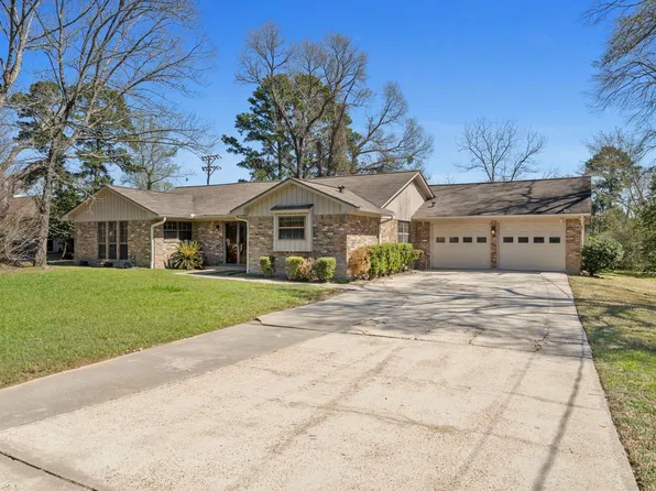 18 Panorama Dr, Conroe, TX 77304