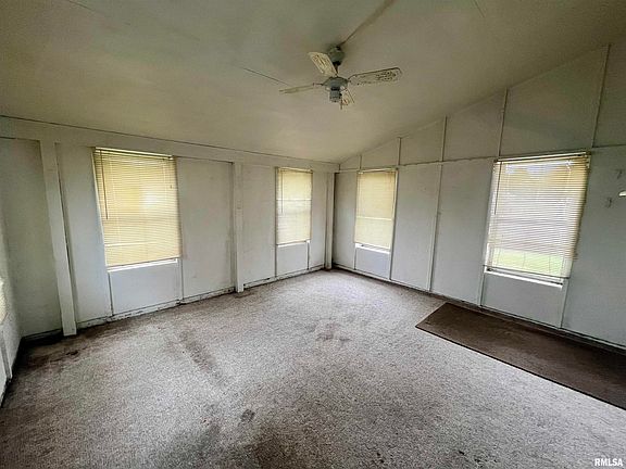 3rd image of 602 E North St