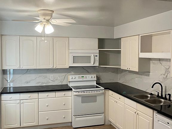 Large eat in kitchen