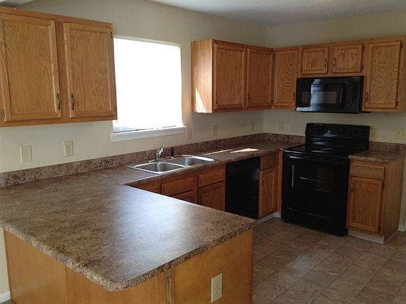 3rd image of 333 Harts Ford Way