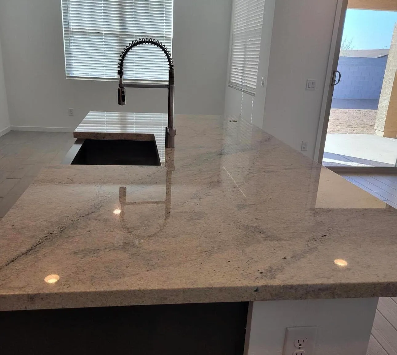 4 bed, 2.0 bath, 2150 sqft, $2,399 — Photo 2