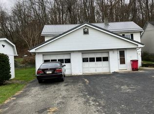 205 Libby Ln, Latrobe, PA 15650