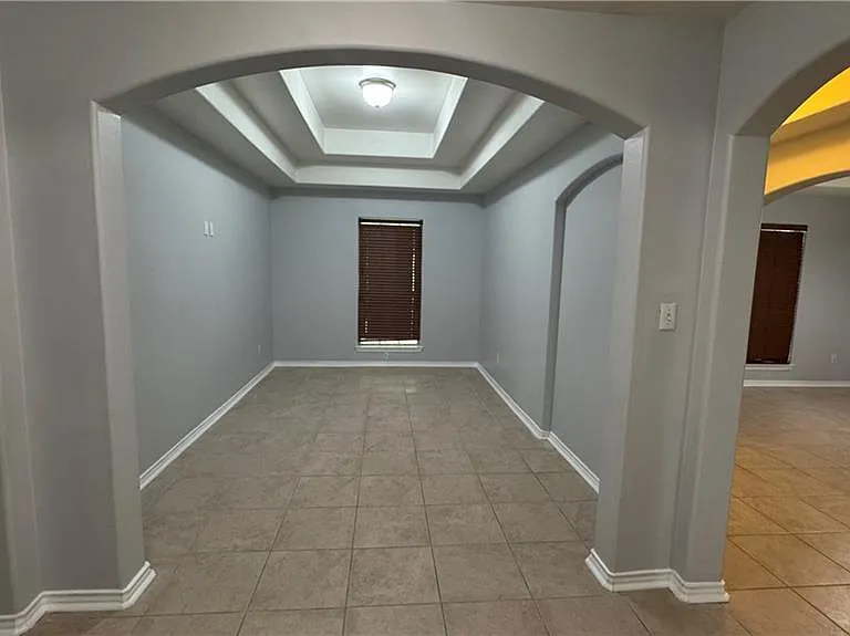 3405 Santa Monica — Photo 19