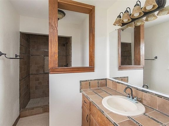 5th image of 3106 Catcay Dr