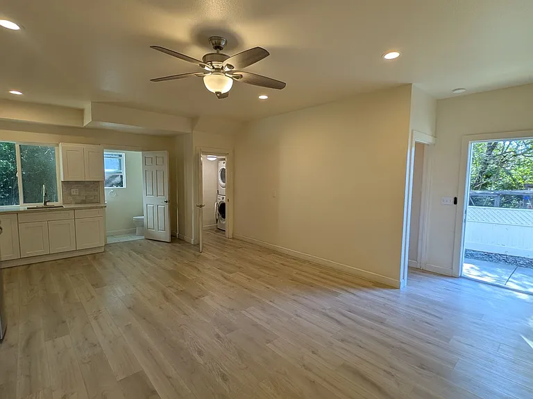 112 Bethany Dr — Photo 4