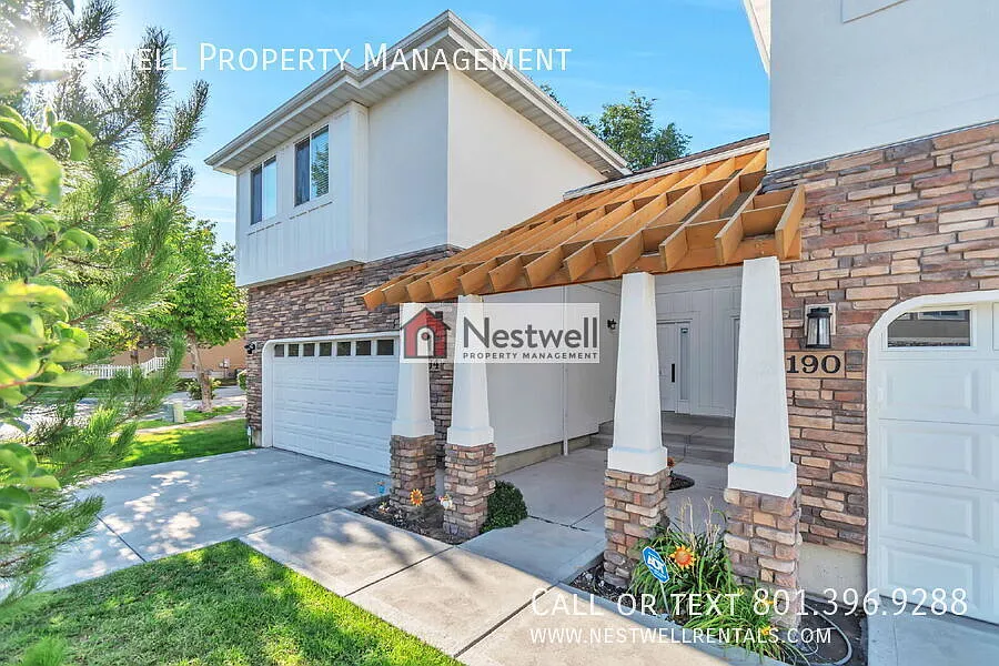 Energy efficient and modern townhome in Sandy! — Photo 2