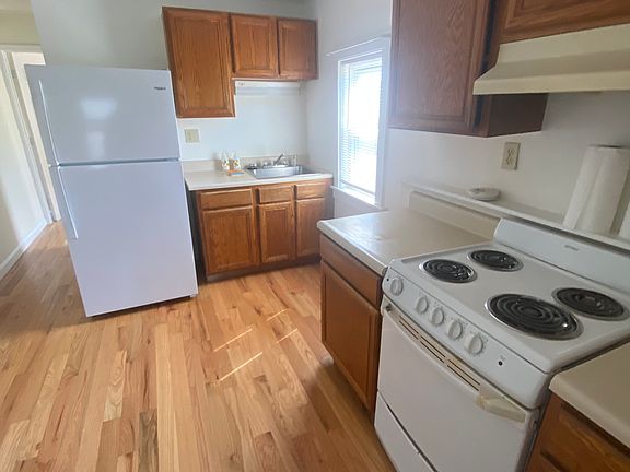 2nd image of 9 Bay Rd APT 3