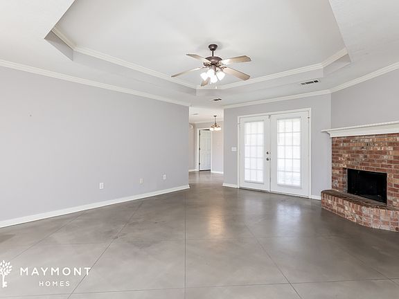 3rd image of 102 Red Oak Cv