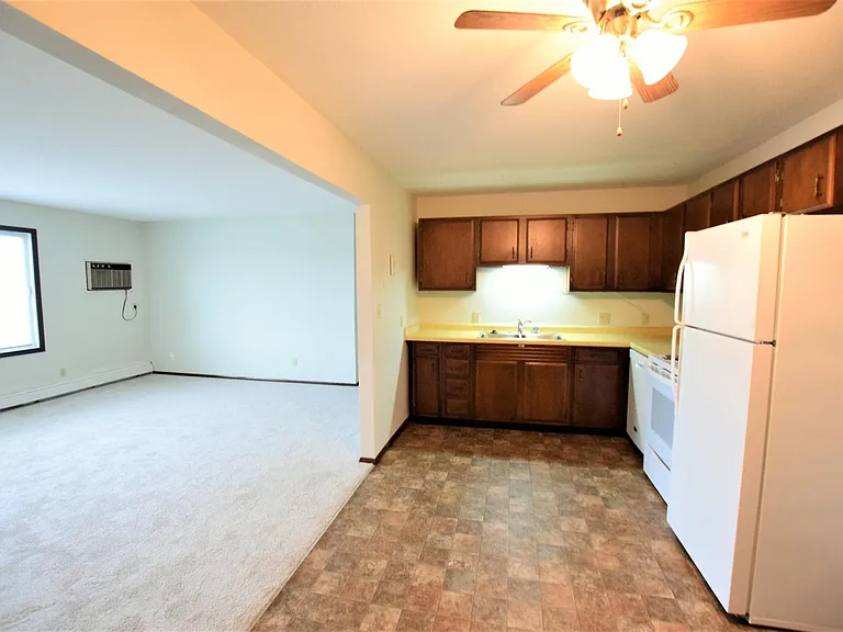 411 River St NE — Photo 12