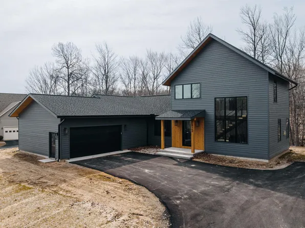 9360 E Creekside Trl, Traverse City, MI 49684