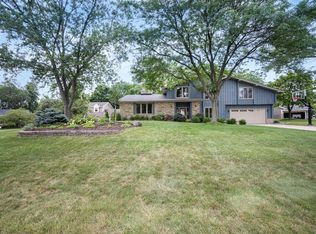 11825 W Waterford Ave, Greenfield, WI 53228