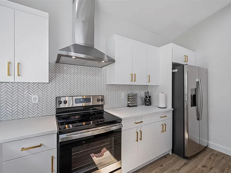 3717 E Clifton St — Photo 20