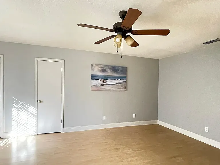 2209 Chase Ct — Photo 14