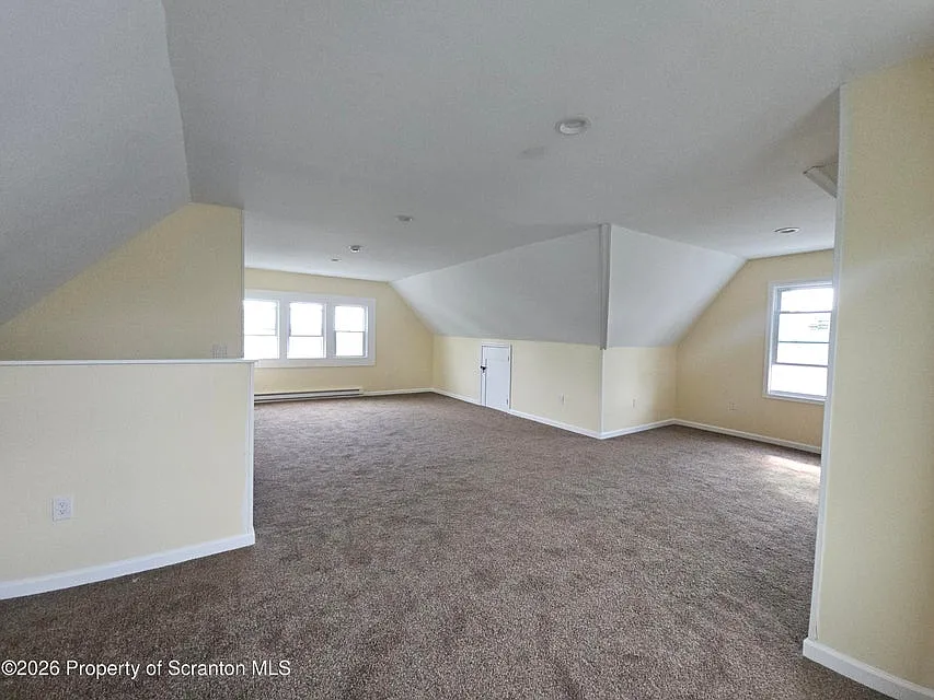 3 bed, 1400 sqft, $1,570 — Photo 4