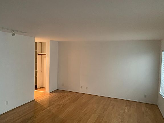 5th image of 2173 California St #105