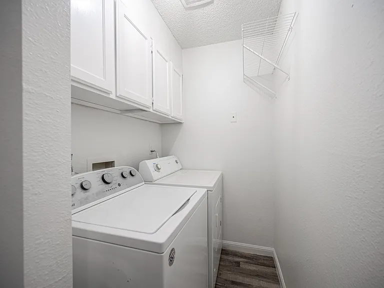1406 Santa Margarita St #B — Photo 35