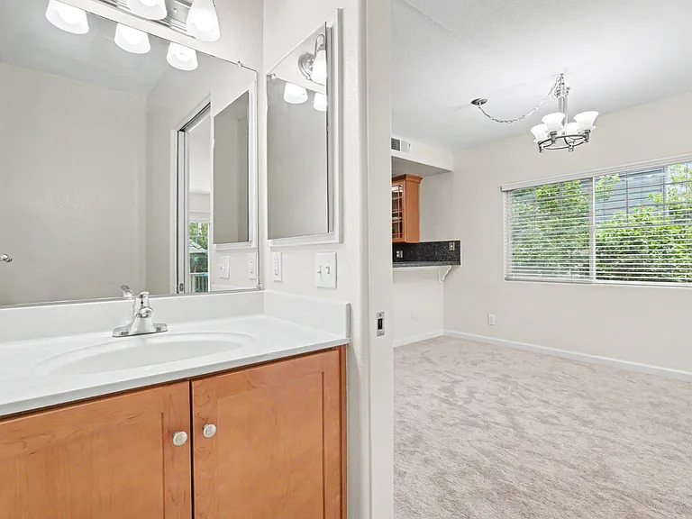 808 Lenzen Ave #107 — Photo 35